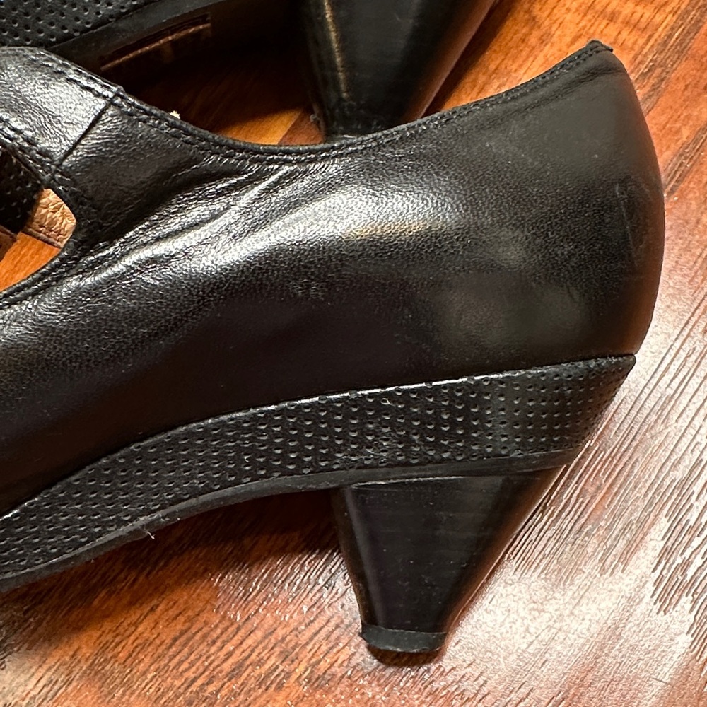Miz Mooz Black Open-Toe Heels Size 7.5 - Picture 4 of 9